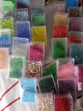 Abalorios de cristal multicolor
