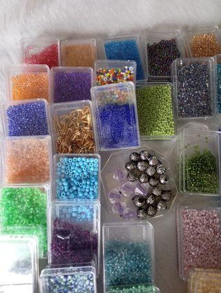 Abalorios de cristal multicolor
