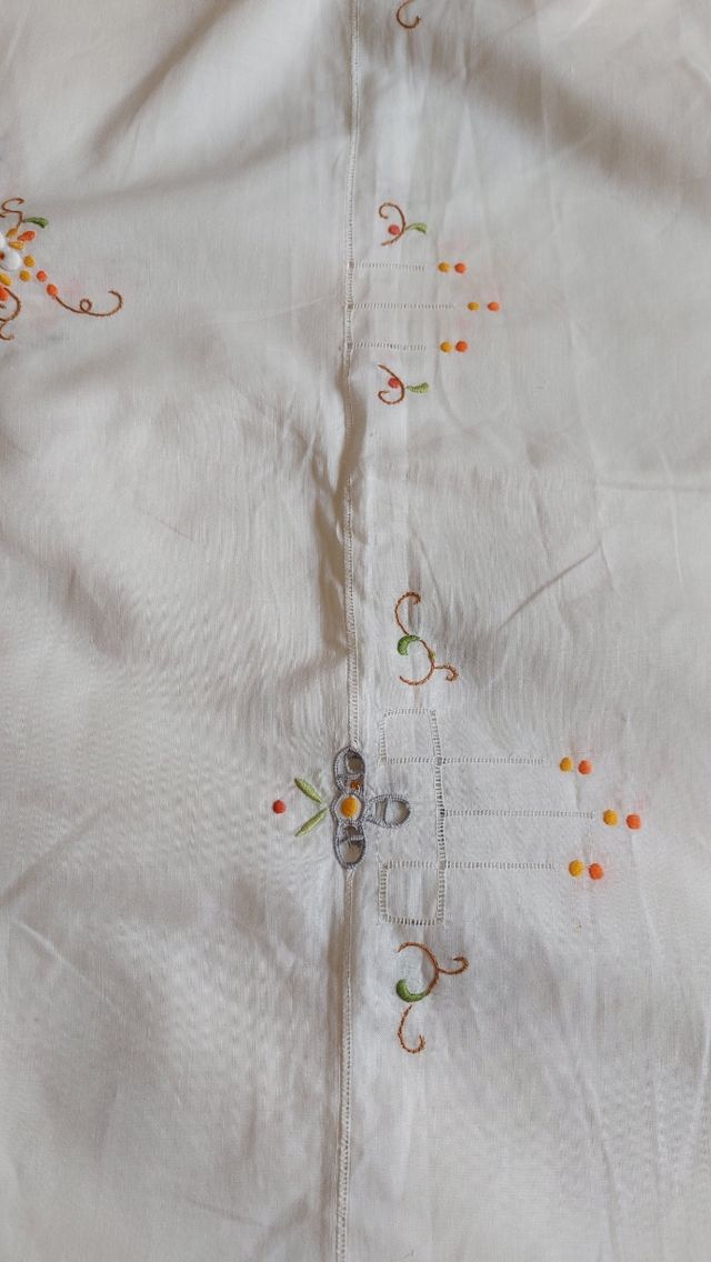 Mantel bordado de lino blanco 10 serviettas