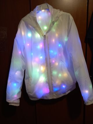 Cazadora luminosa