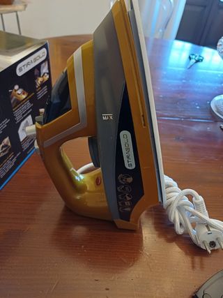 Ferro da stiro StiraGold nuovo