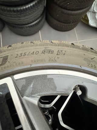 4 Neumaticos 235/40/18 Mercedes