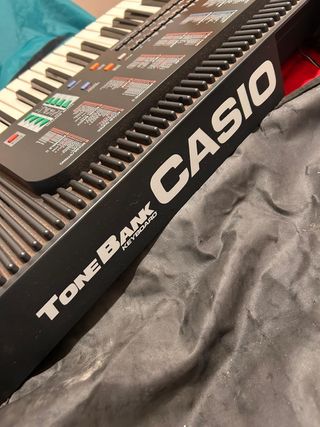 Teclado Casio ToneBank CT670