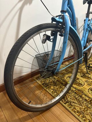 Bicicleta clásica azul