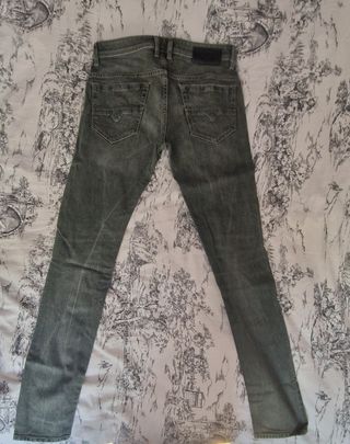 Vaqueros Diesel slim. Talla 30-34