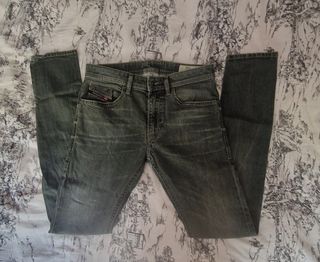Vaqueros Diesel slim. Talla 30-34