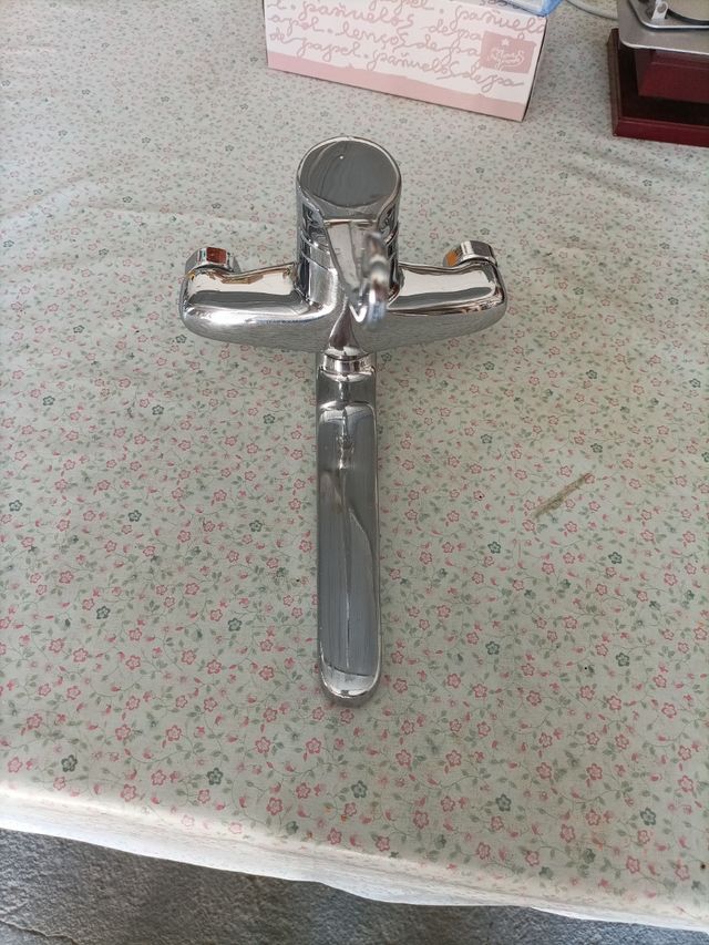 Grifería cocina pared mando gerantologic