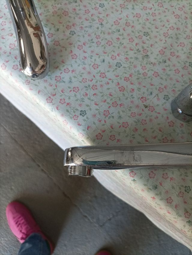 Grifería cocina pared mando gerantologic