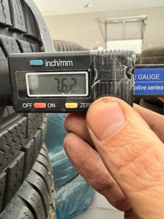 Neumáticos Continental 215/60 R17 + llantas