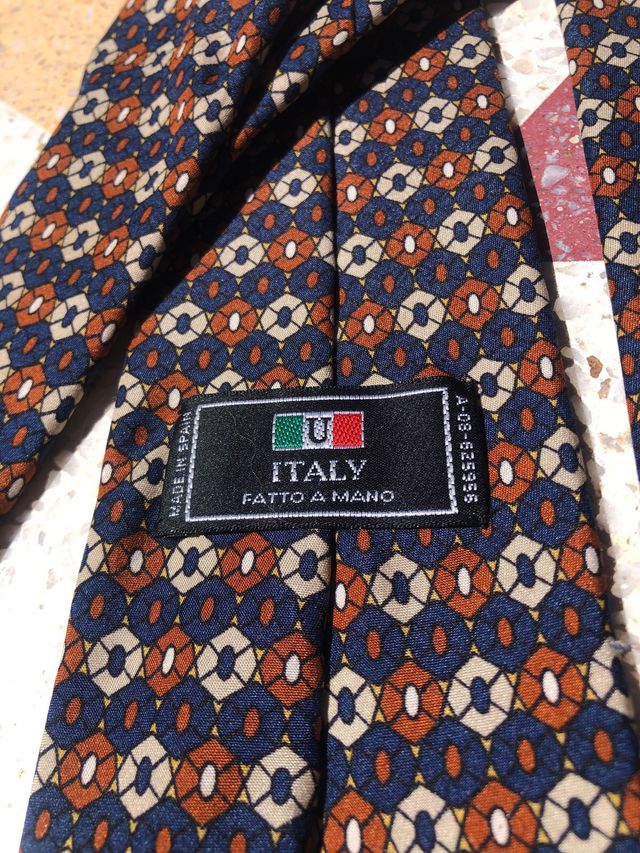 Corbata azul, blanco y marrón