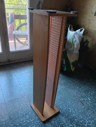 Estantería CDs - Madera y plástico