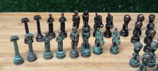 Scacchi antichi in metallo - 32 pezzi