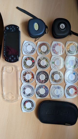 PSP 1004 negra + juegos