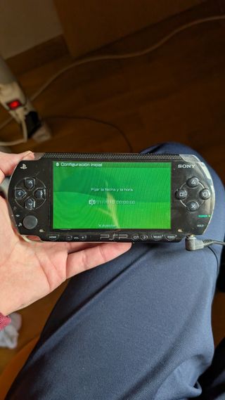 PSP 1004 negra + juegos