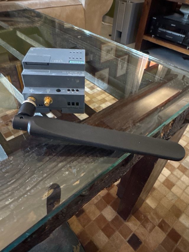 Módulo Siemens LOGO! CMR2020