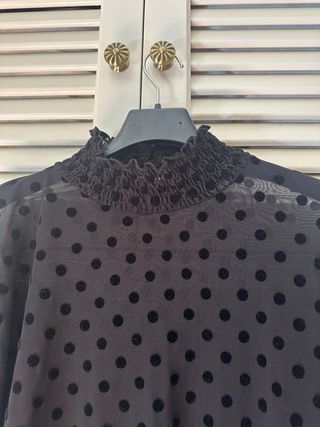 Blusa lunares Zara