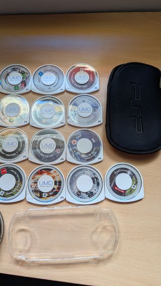 PSP 3004 negra + 17 juegos