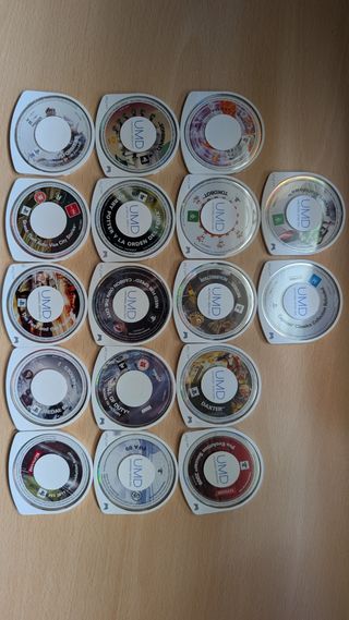 PSP 3004 negra + 17 juegos