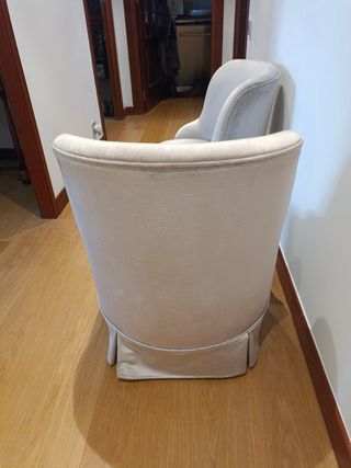 Dos butacas descalzadoras