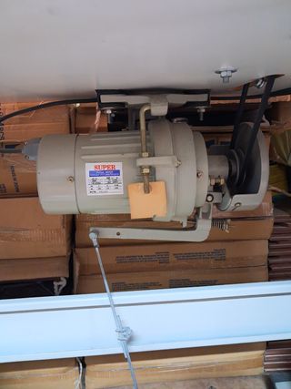 Máquina coser invisible Tomax