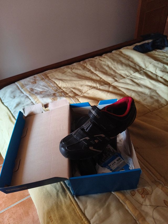 Bendo zapatos de espining talla 40