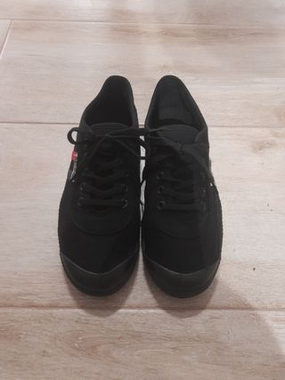 Zapatillas Kawasaki negras
