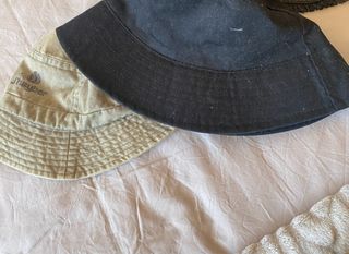 3 para el sol, 2 gorros un sombrero 