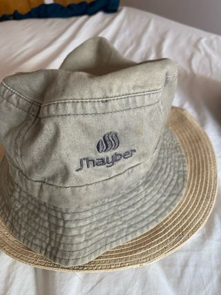 3 para el sol, 2 gorros un sombrero 