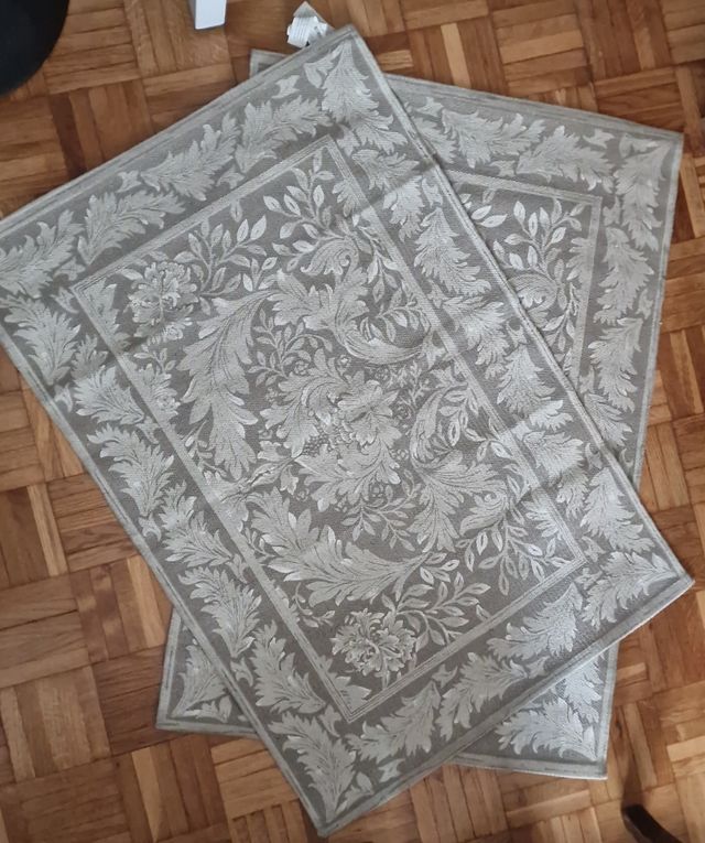 2 Alfombras de pie de cama