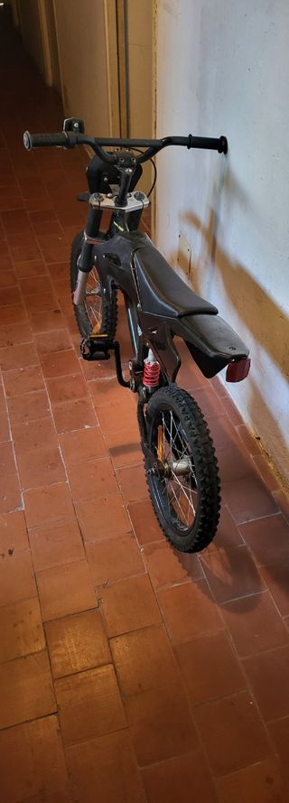 Bicicleta estilo moto niño