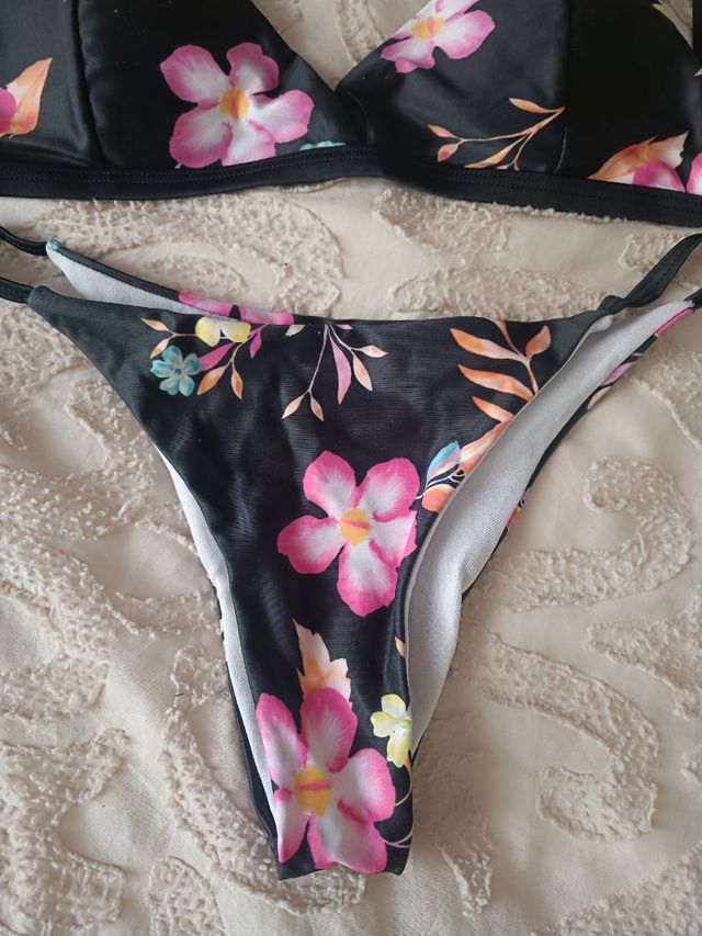Bikini Flores Negro Rosa