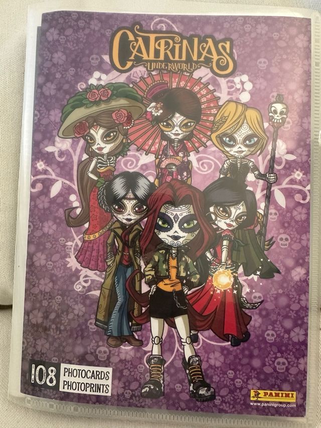 32 Photocards Catrinas Underworld de Panini