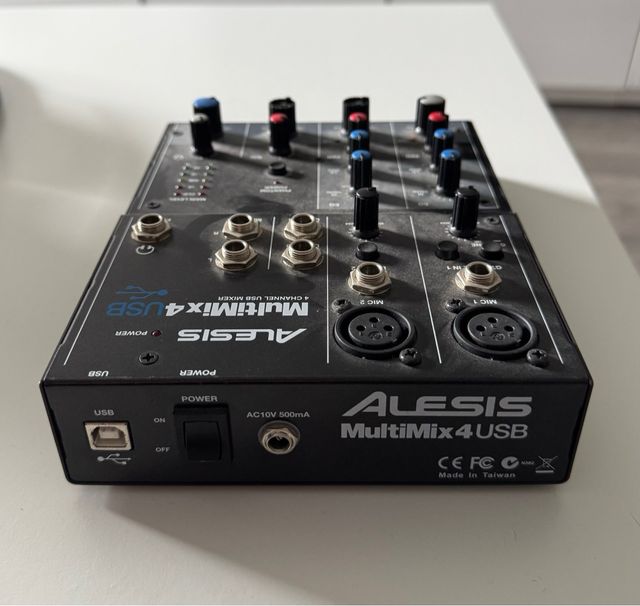 Mesa de sonido ALESIS