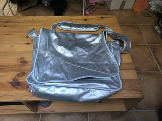 Bandolera Converse plateada
