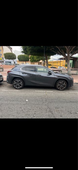 Lexus UX 2023