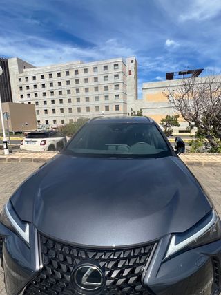 Lexus UX 2023