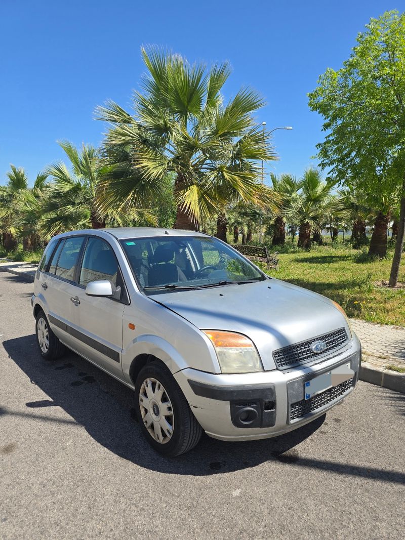 Ford Fusion 2006 - foto 1