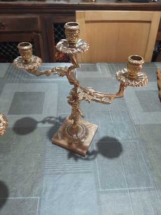 Candelabros dorados 3 brazos