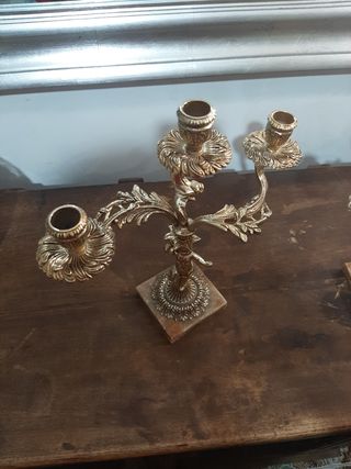 Candelabros dorados 3 brazos
