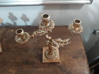 Candelabros dorados 3 brazos