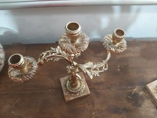 Candelabros dorados 3 brazos
