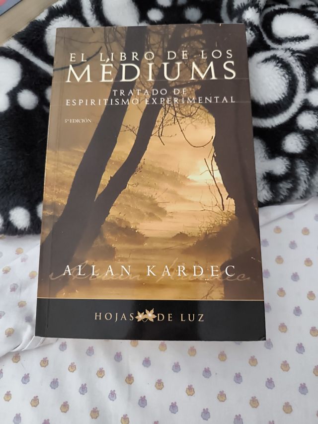 El libro de los médiums