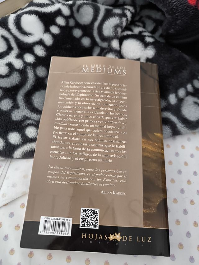 El libro de los médiums