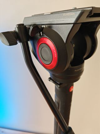 Manfrotto monopie MVMXPROA4 y rotula MVH500AH