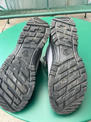 Botas trekking Quechua grises
Perfectas 1 solo uso
