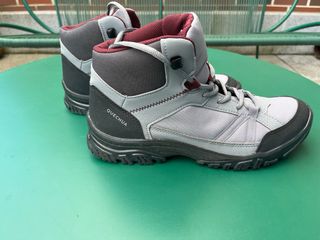Botas trekking Quechua grises
Perfectas 1 solo uso