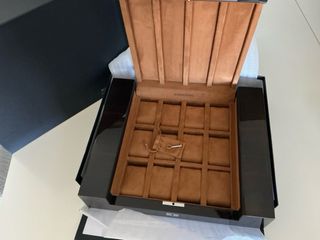 Caja para 12 relojes tipo cogre Buben and Zõrweg