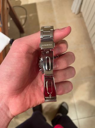 Reloj viceroy acero. Esfera blanca y roja