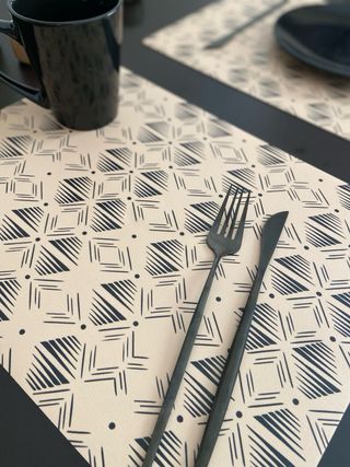 Mantel individual vinilo diseño africano