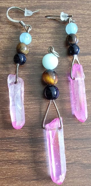 Colgante y pendientes multicolor